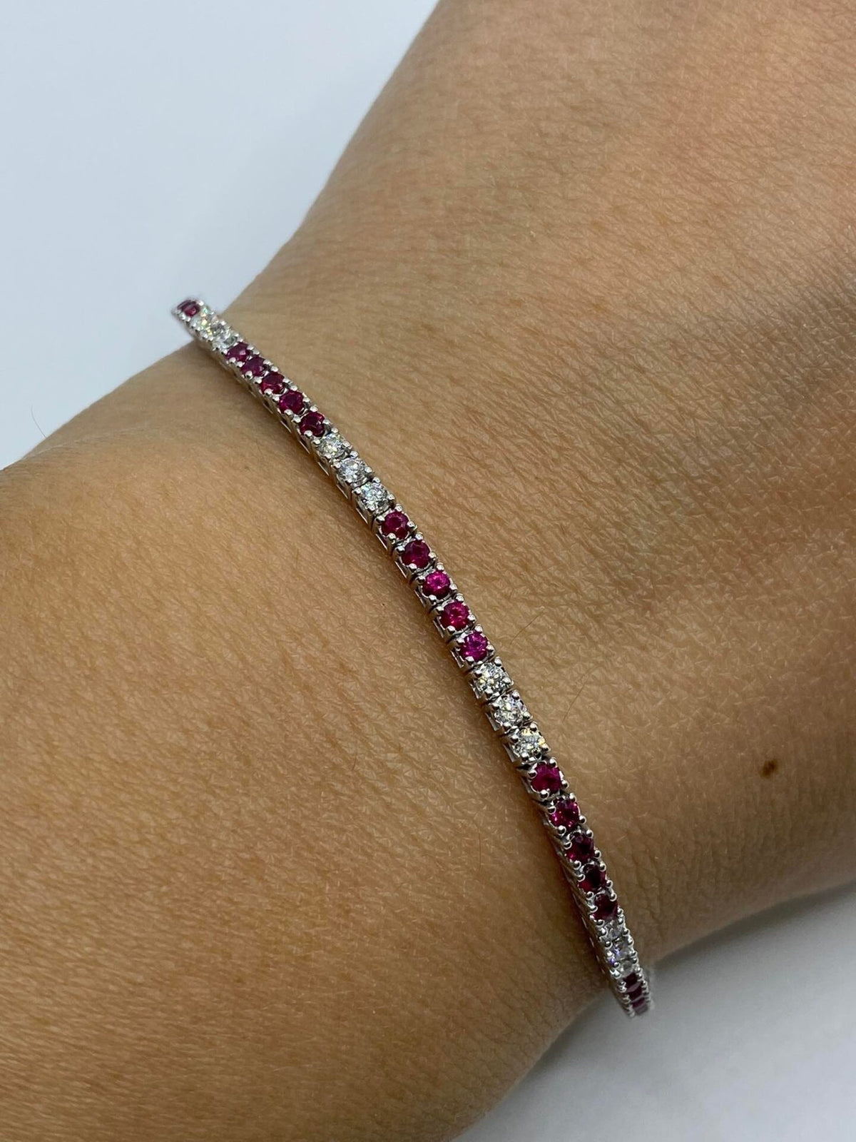 Bracciale Tennis PG Gioielli in Oro 18KT con Diamanti Bianchi e Rubini Ct. 2.11