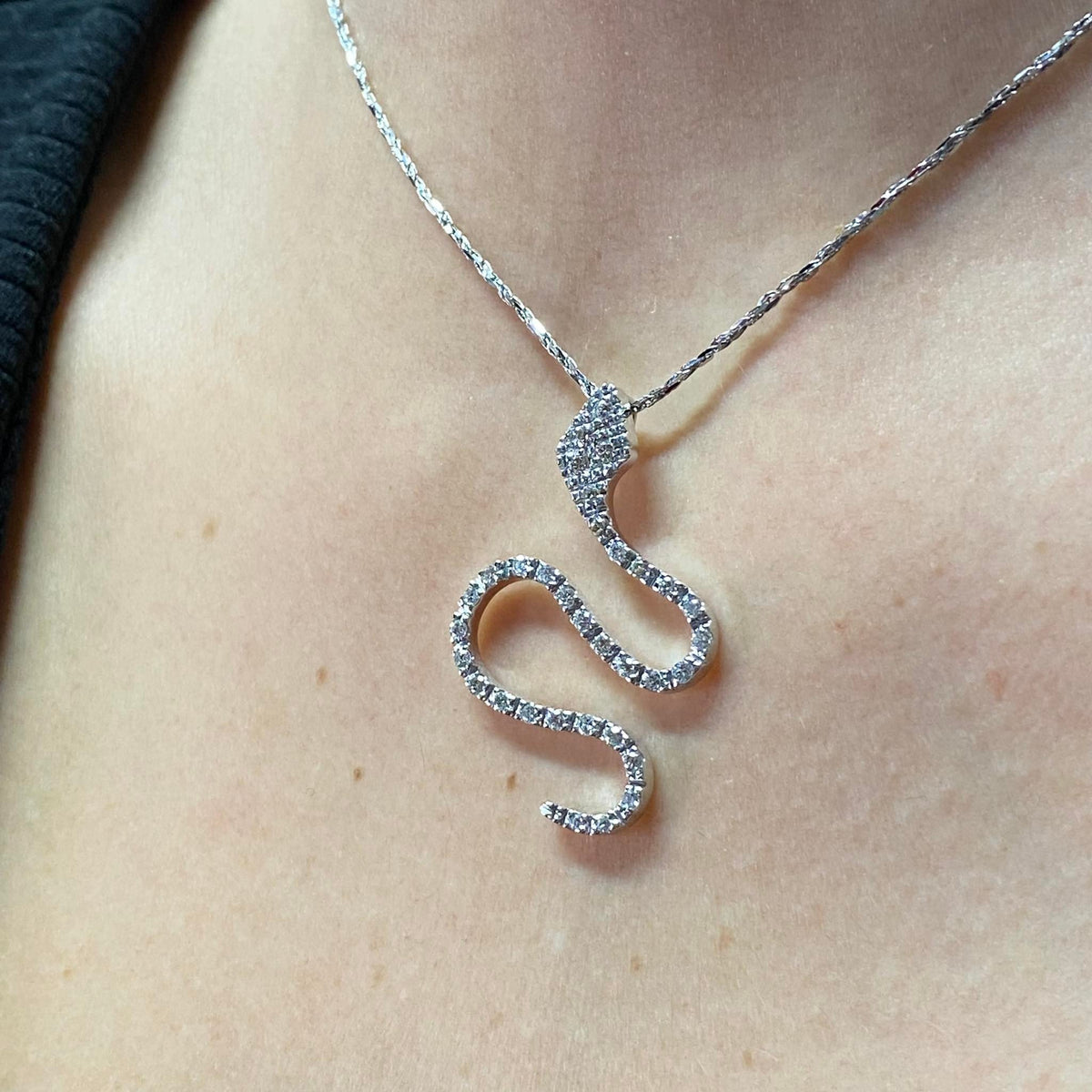 Collana con Serpente in Oro 18KT 18KT e Diamanti Ct. 0.80