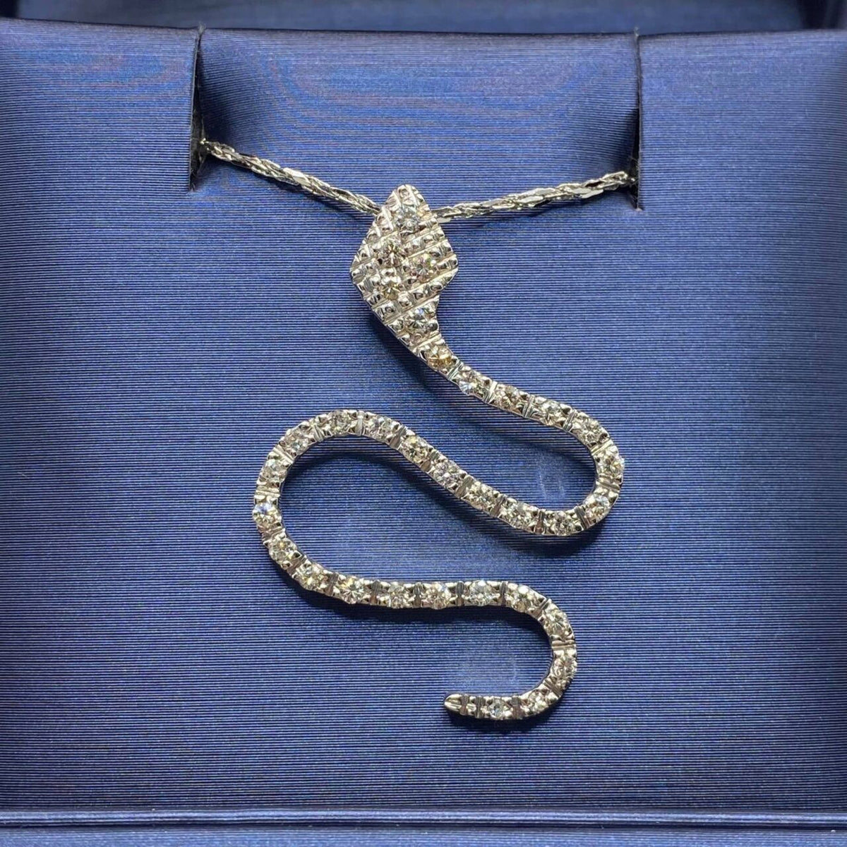 Collana con Serpente in Oro 18KT 18KT e Diamanti Ct. 0.80