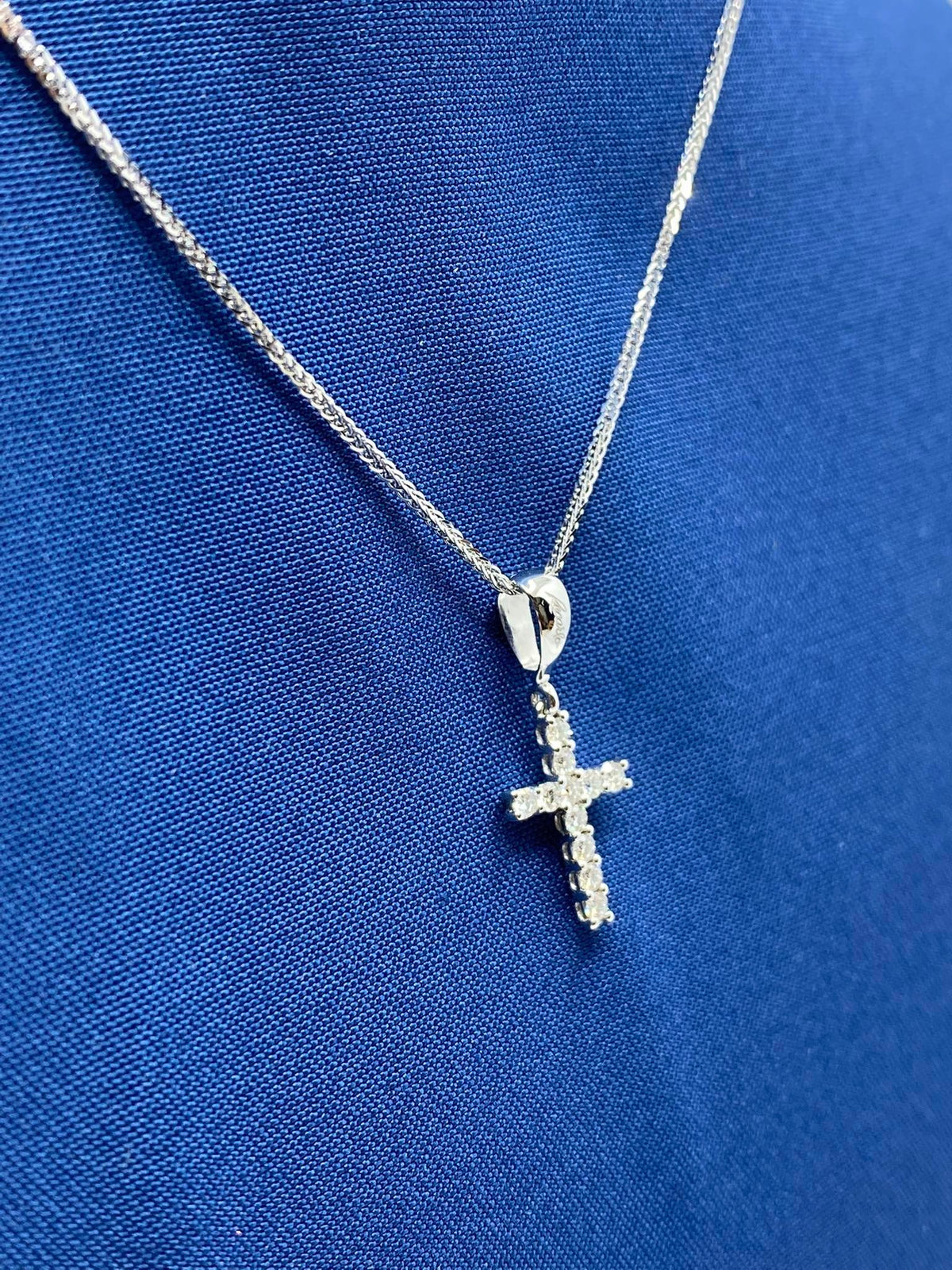 Collana Recarlo Con Croce in Oro 18KT 18KT e Diamanti Ct. 0,21