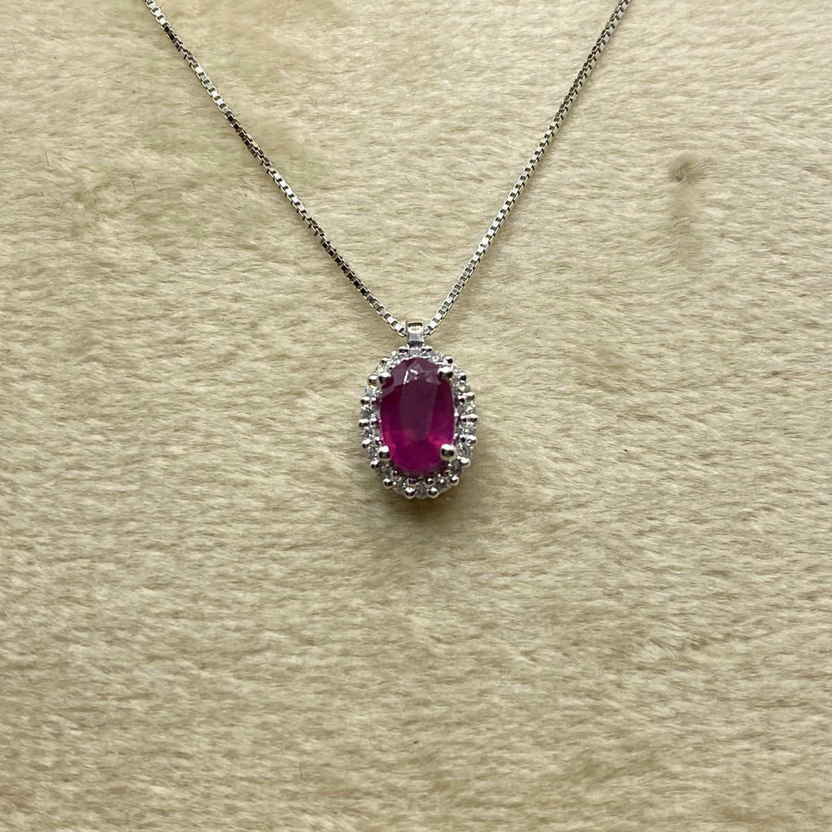 Collana Donna Oro 18KT con Rubino Ct 0.55 e Diamanti