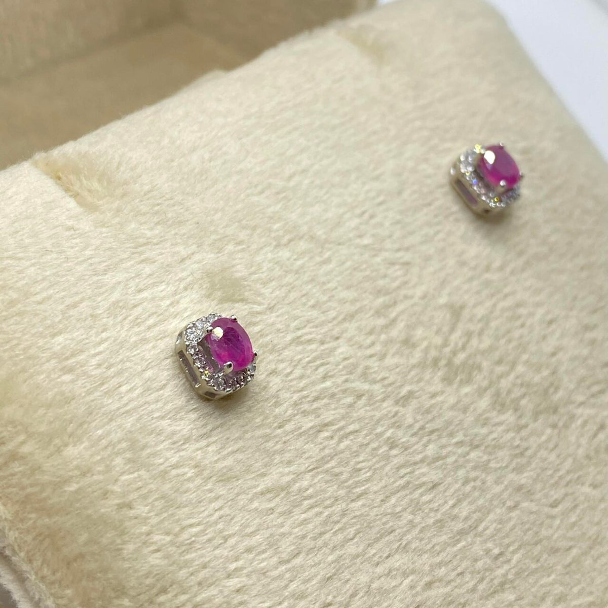 Orecchini Donna Oro 18KT con Rubino Ct. 0.40 e Diamanti