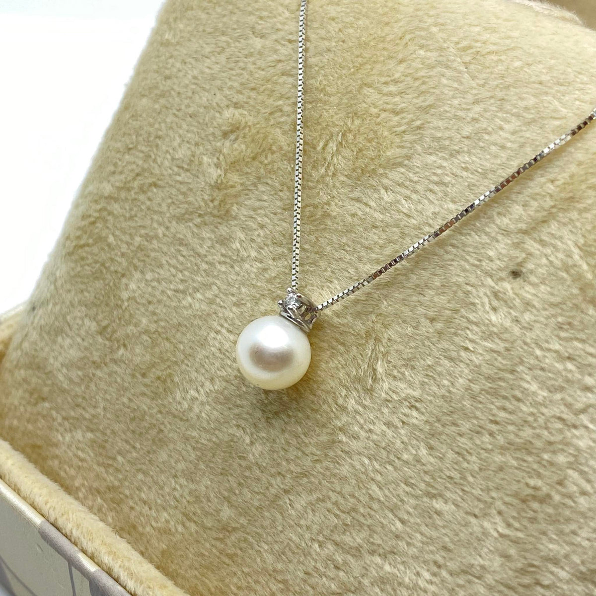 Collana Donna Oro 18KT con Diamante e Perla Naturale mm 6-6,5