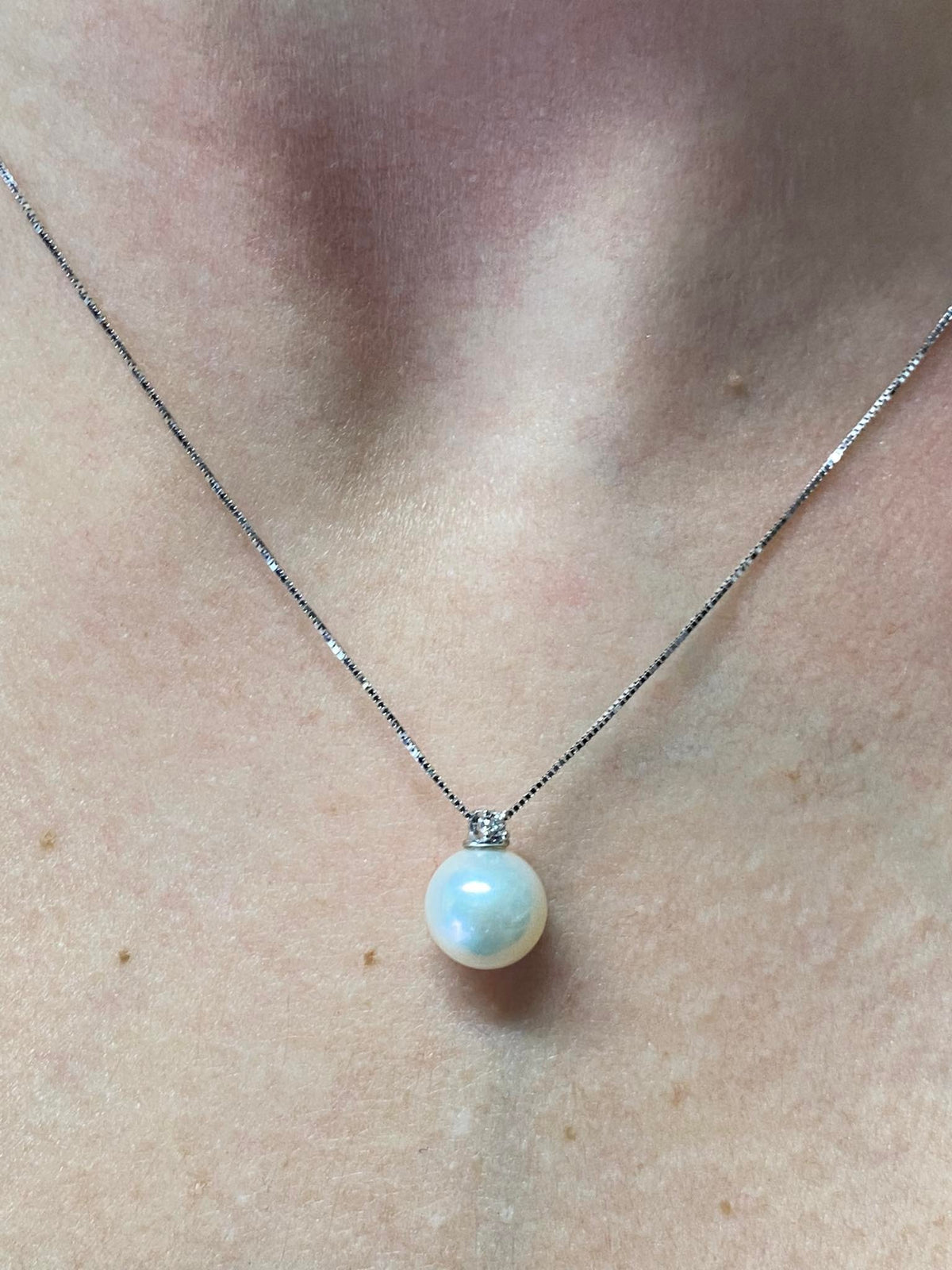 Collana Donna Oro 18KT con Diamante e Perla Naturale mm 8-8,5