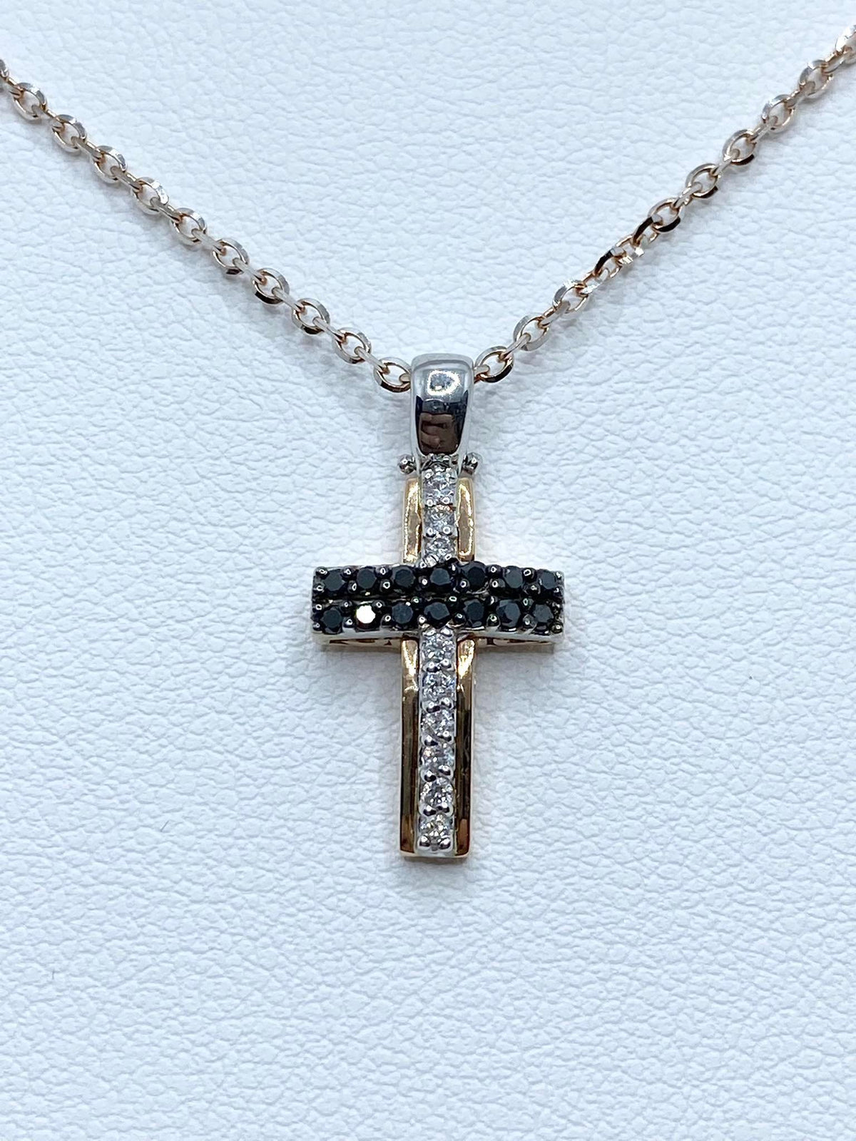 Collana PG Gioielli Con Croce in Oro 18KT Rosè e Diamanti Bianchi e Neri