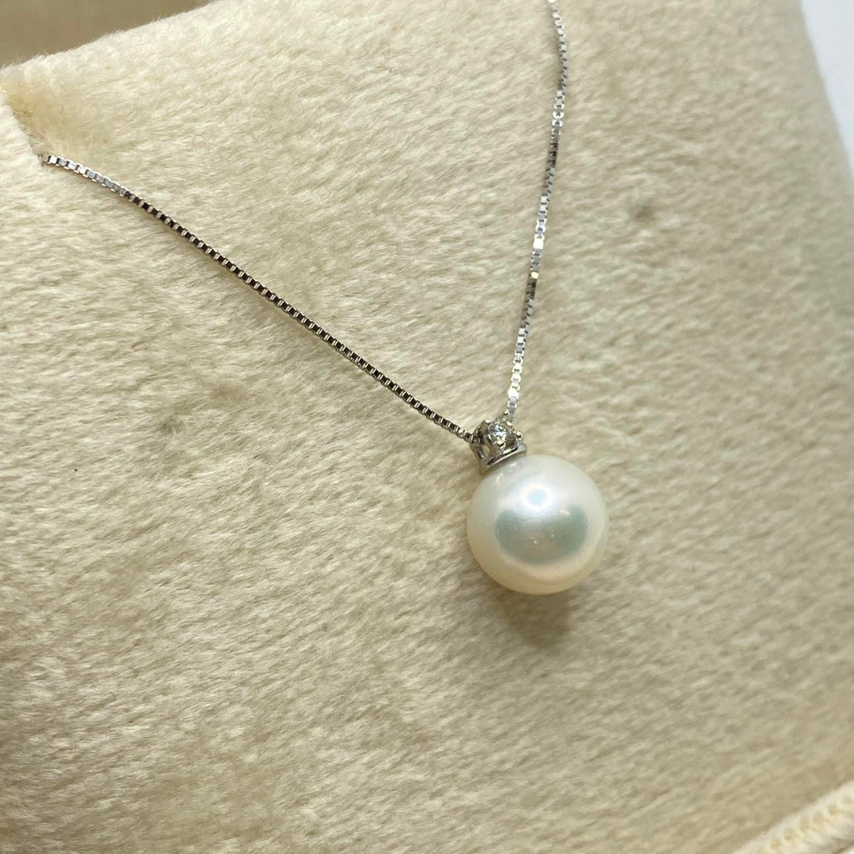 Collana Donna Oro 18KT con Diamante e Perla Naturale mm 8-8,5