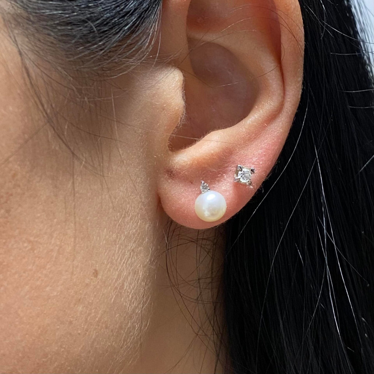 Orecchini Donna Oro 18KT con Diamanti e Perle Naturali mm 6-6,5