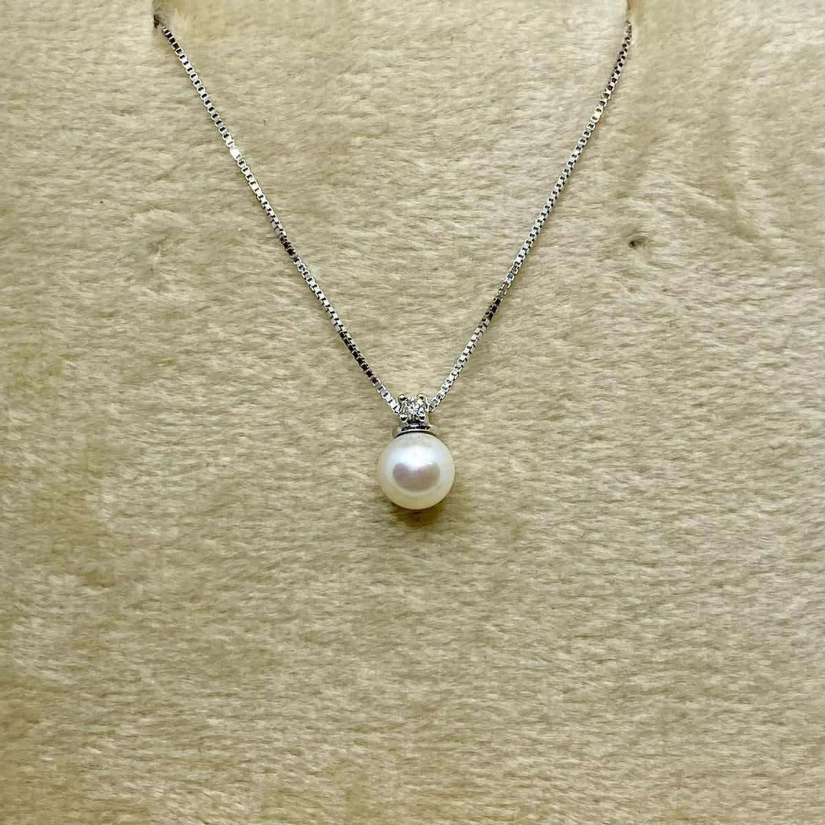 Collana Donna Oro 18KT con Diamante e Perla Naturale mm 5-5,5