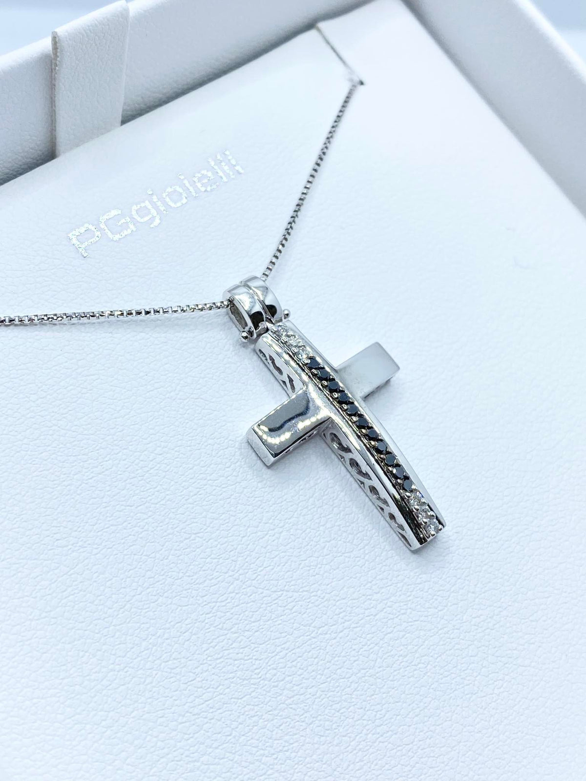 Collana PG Gioielli Con Croce in Oro 18KT 18KT e Diamanti Neri e Bianchi