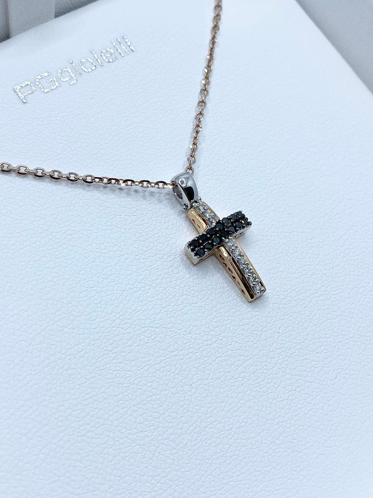 Collana PG Gioielli Con Croce in Oro 18KT Rosè e Diamanti Bianchi e Neri