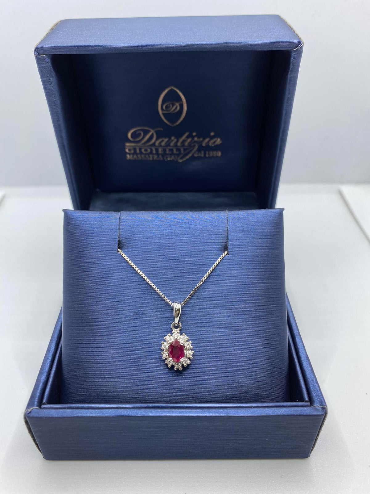 Collana in Oro 18KT 18KT con Diamanti e Rubino