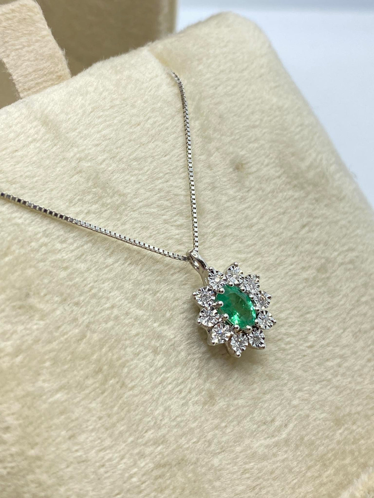 Collana Donna Oro 18KT con Smeraldo e Diamanti