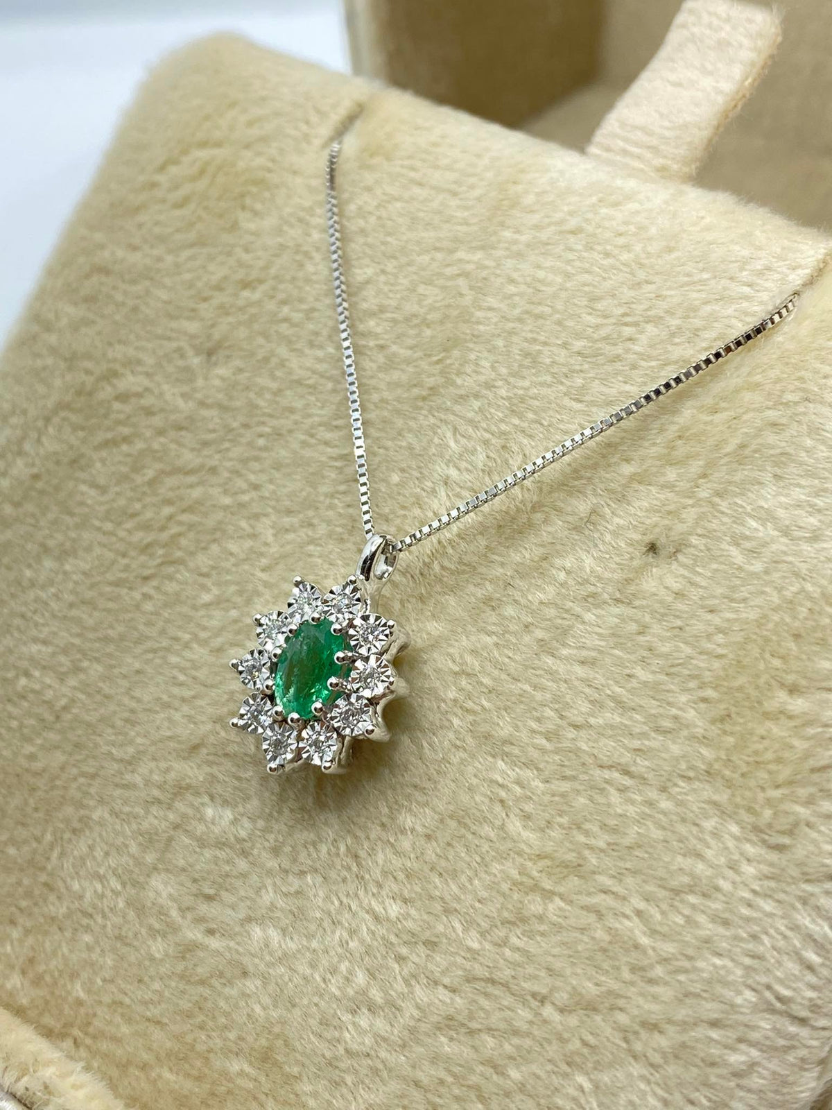 Collana Donna Oro 18KT con Smeraldo e Diamanti