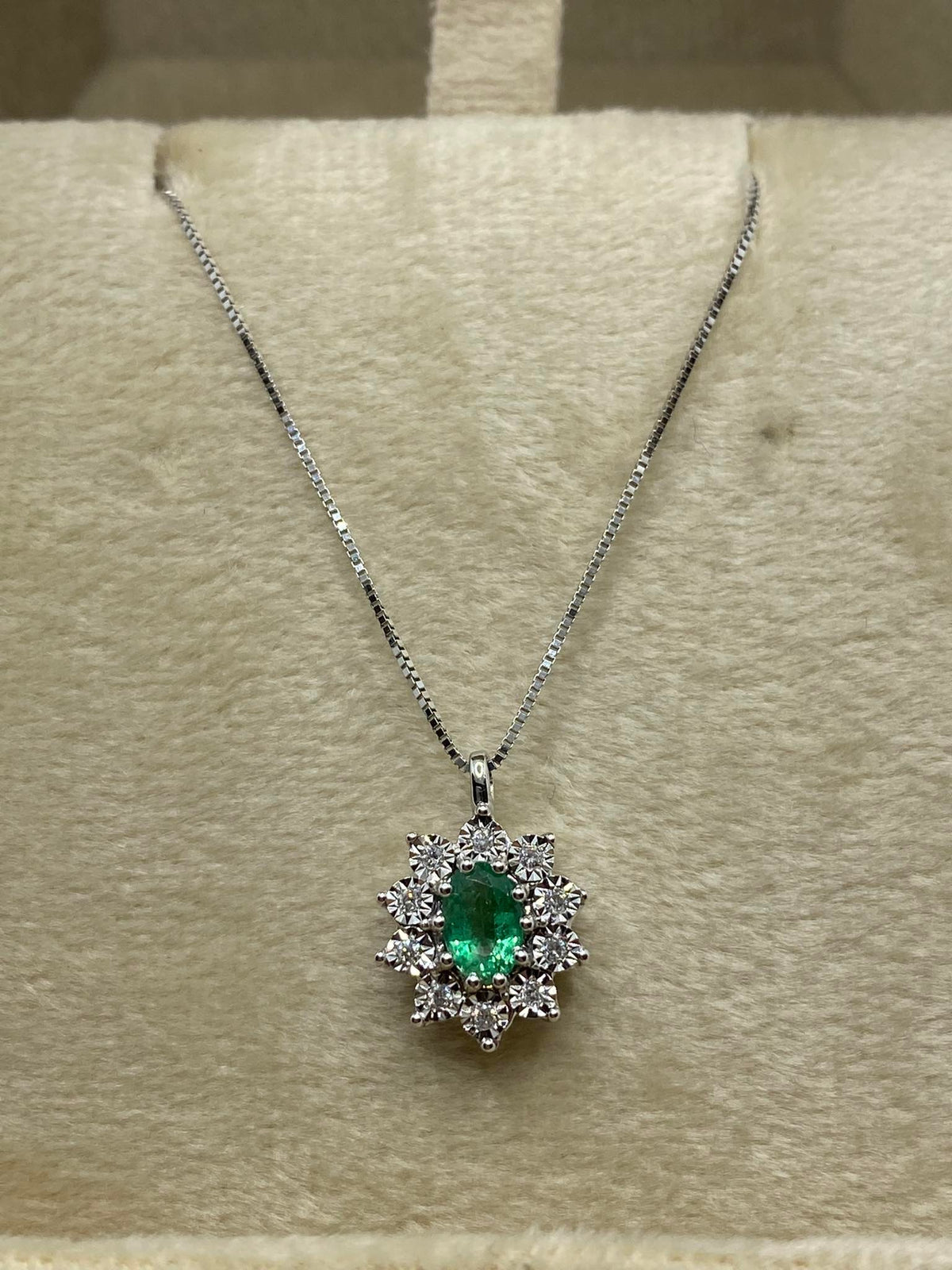 Collana Donna Oro 18KT con Smeraldo e Diamanti