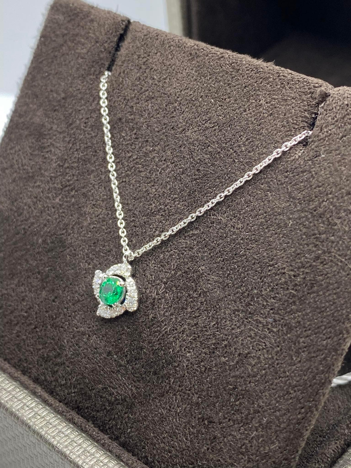 Collana Crivelli in Oro 18KT 18KT con Diamanti e Smeraldo