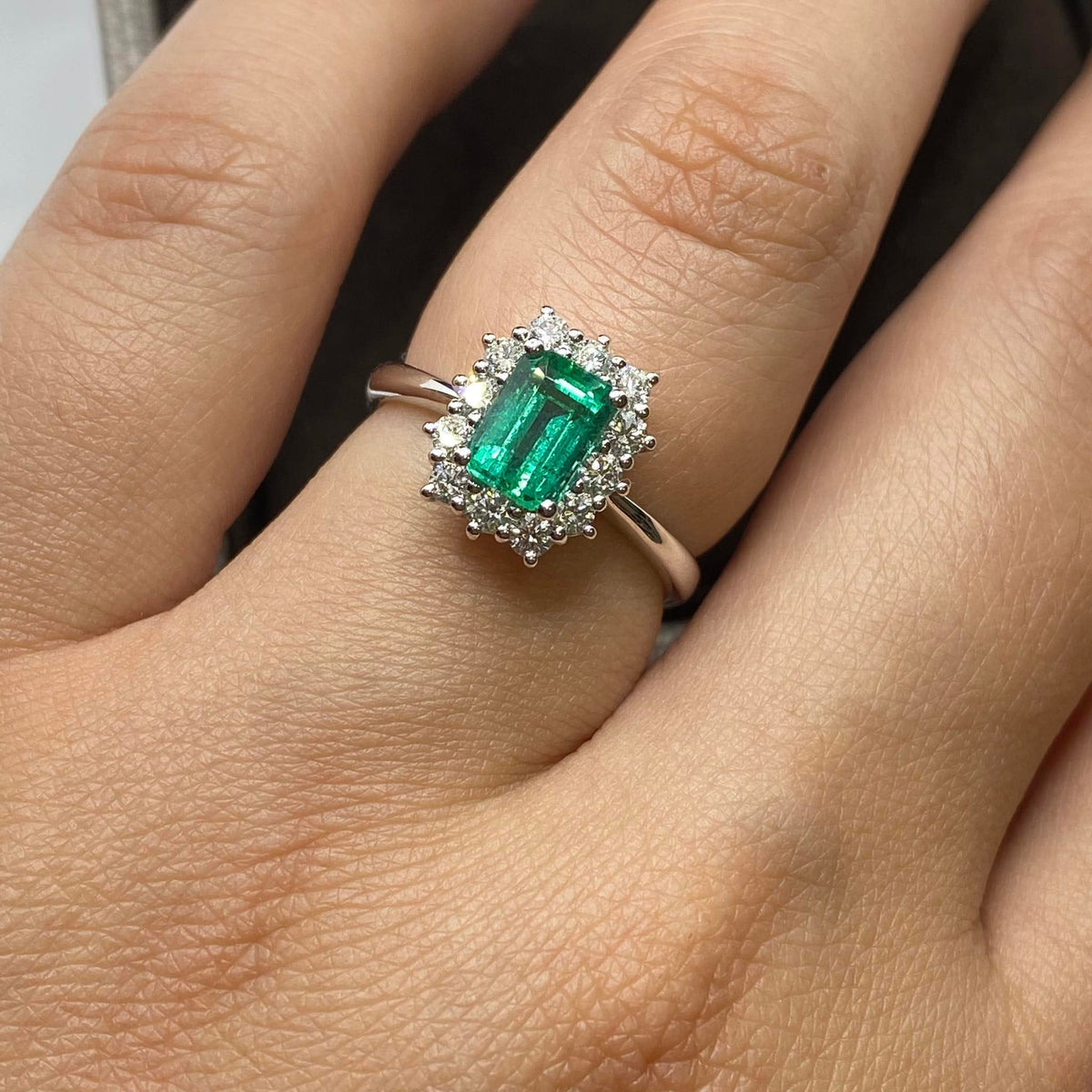 Anello Donna Crivelli con Smeraldo 1.18 e Diamanti