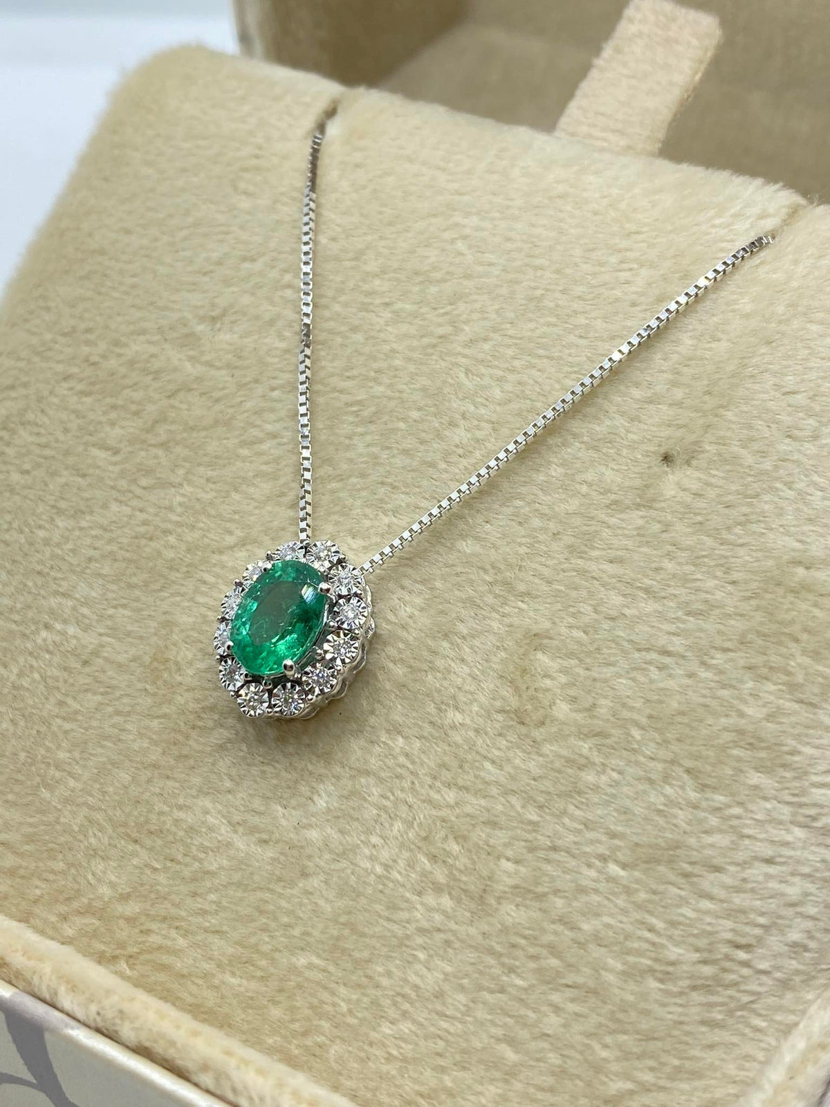 Collana Donna Oro 18KT con Diamanti e Smeraldo