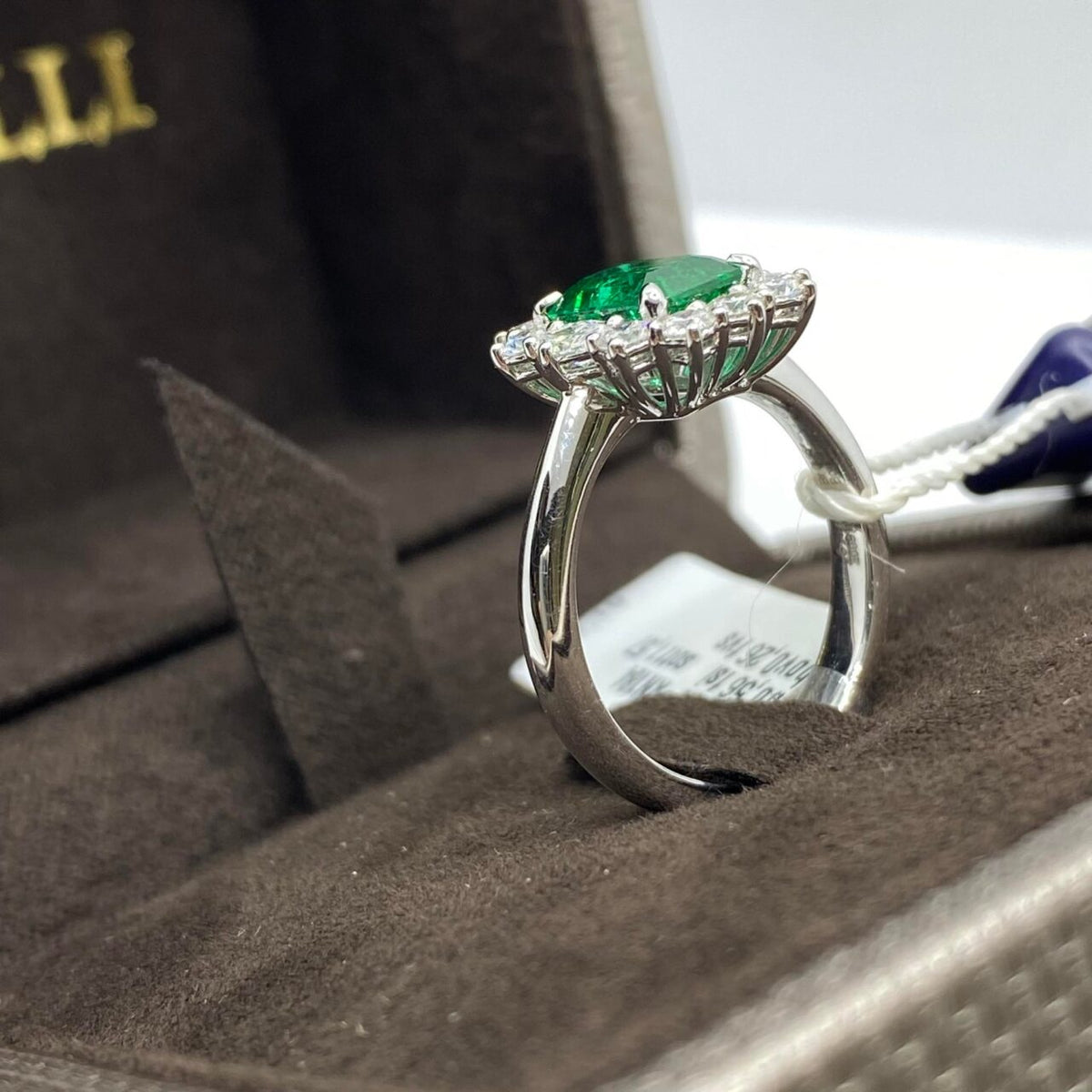 Anello Donna Crivelli con Smeraldo ct 1.57 e Diamanti