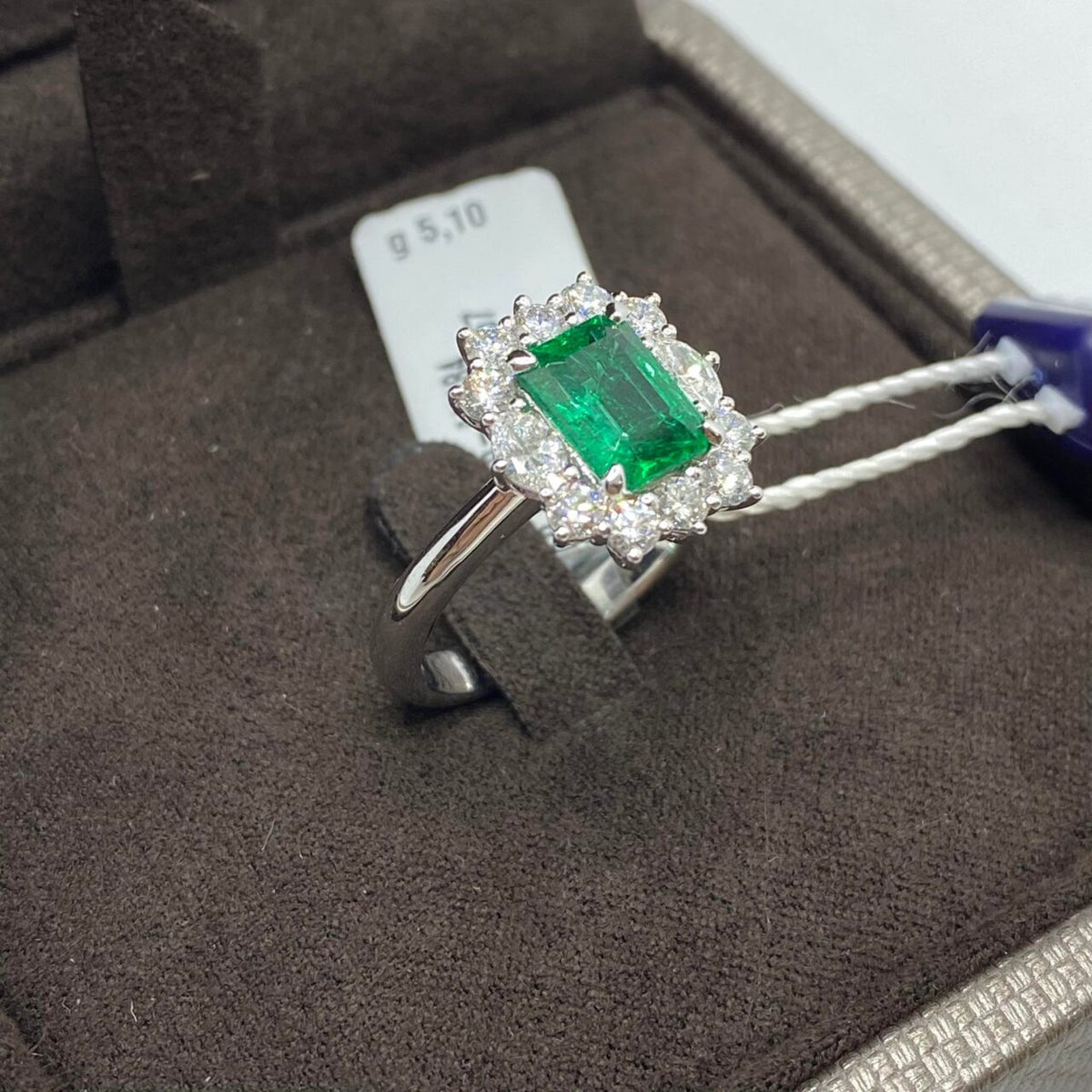 Anello Donna Crivelli con Smeraldo ct 1.57 e Diamanti