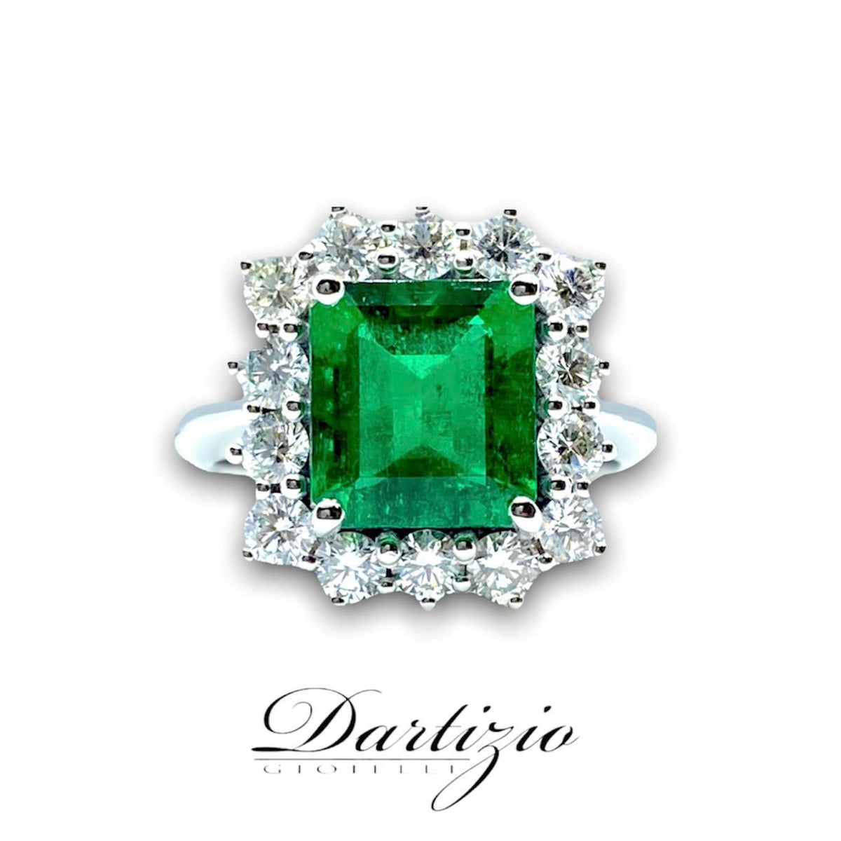Anello Donna in Oro 18KT 18KT Con Smeraldo Colombiano Ct 2.75 e Diamanti
