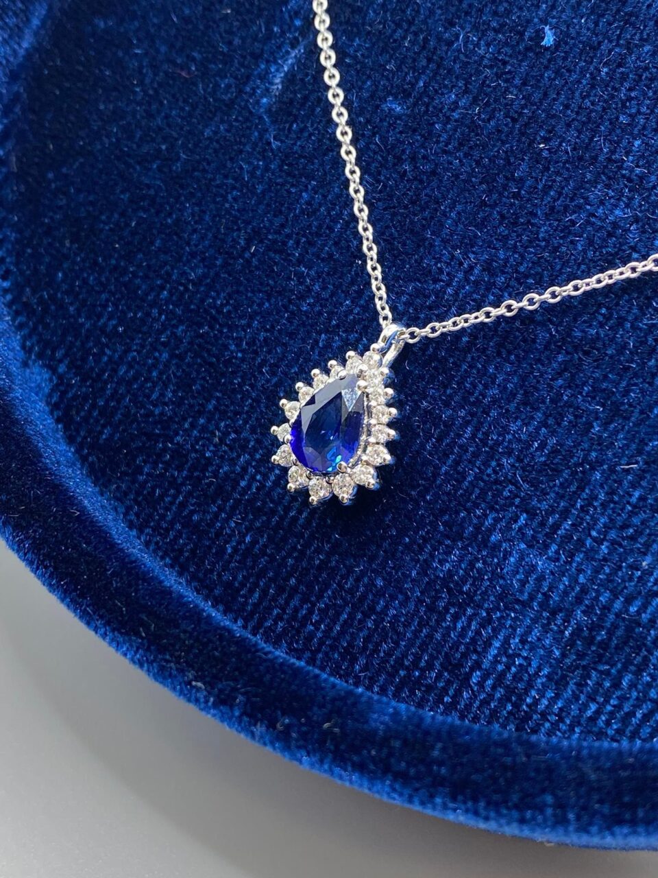 Collana Recarlo a Goccia con Diamanti e Zaffiro Ct 0.92