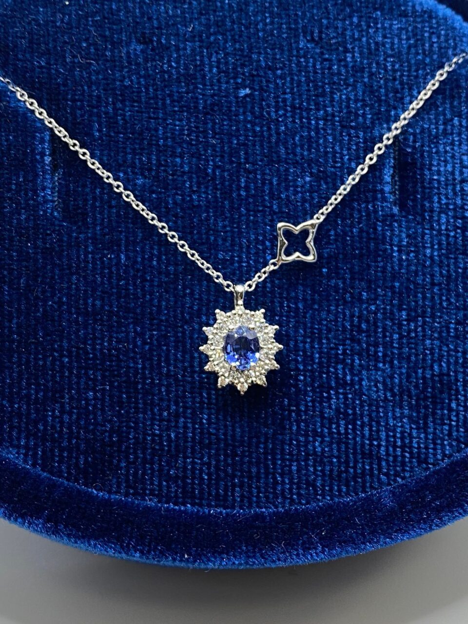 Collana Donna Recarlo con Zaffiro ct 0.44 e Diamanti