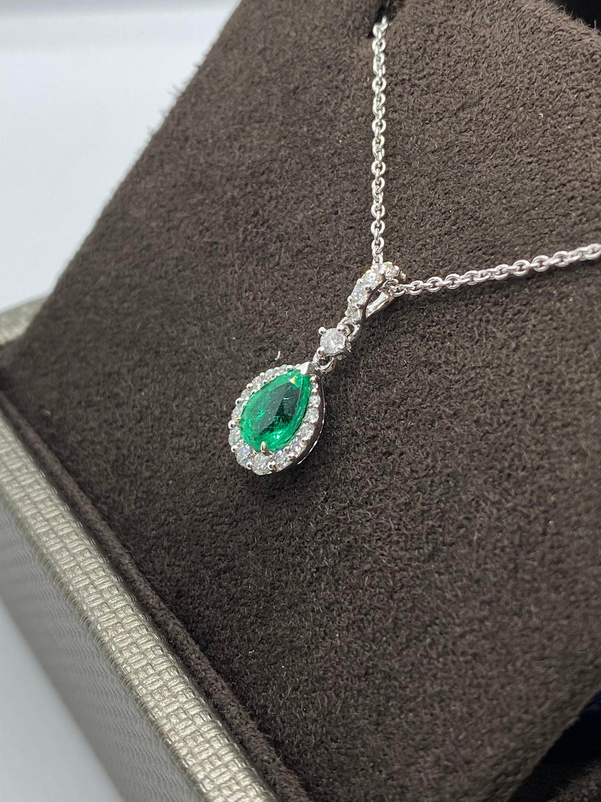 Collana Donna Crivelli con Smeraldo a Goccia e Diamanti