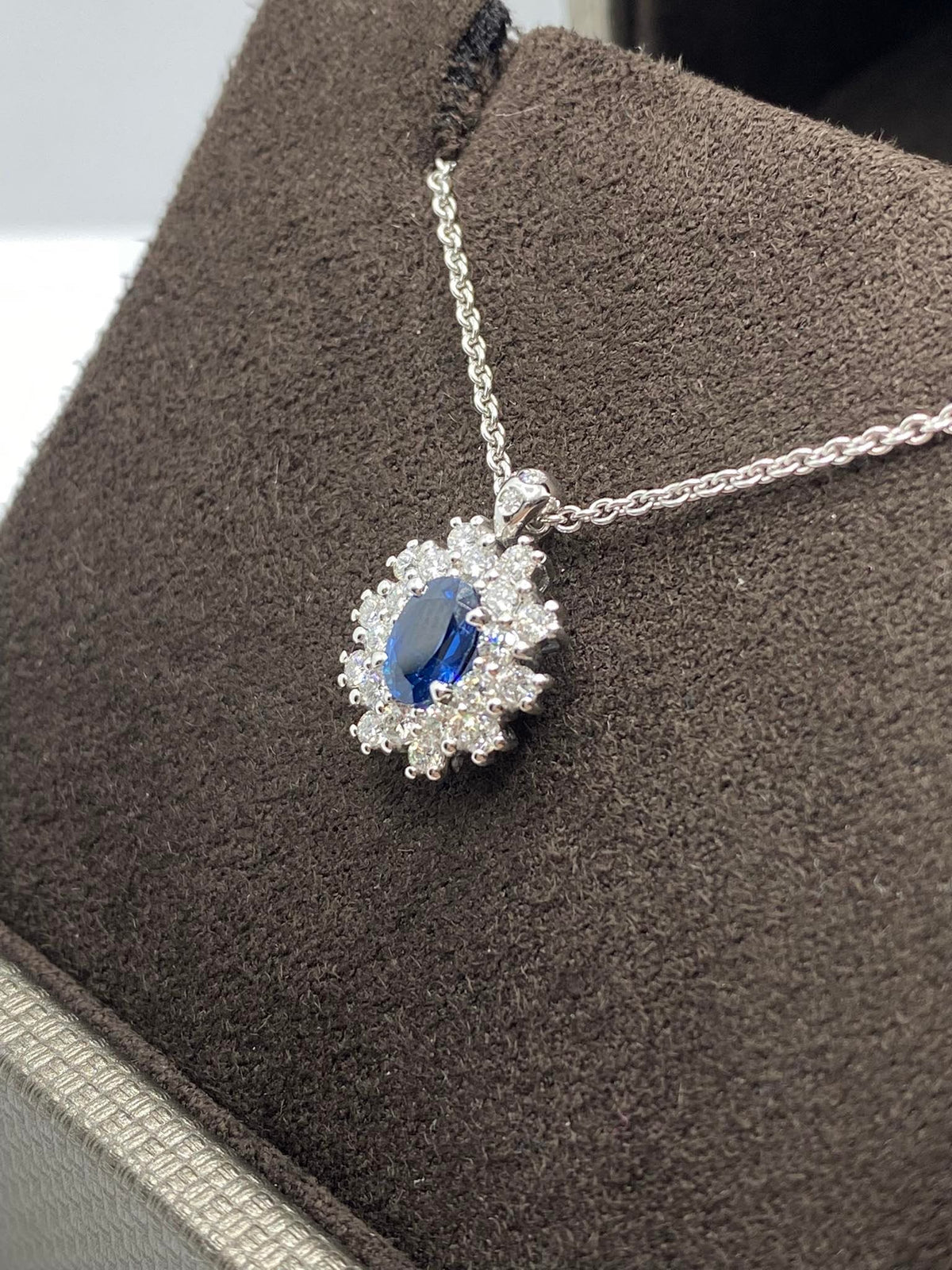 Collana Donna Crivelli con Diamante e Zaffiro Ct 0,61