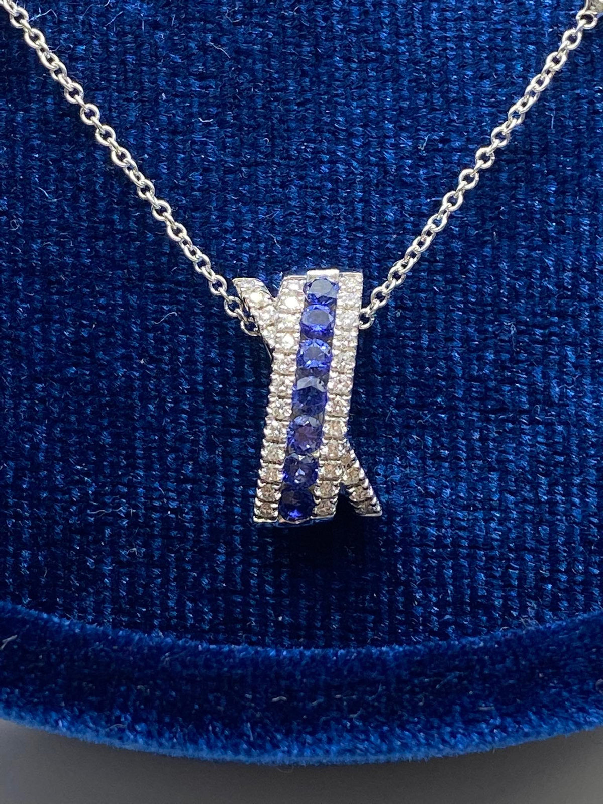 Collana Recarlo Deco’ con Diamanti e Zaffiro Ct 0.34