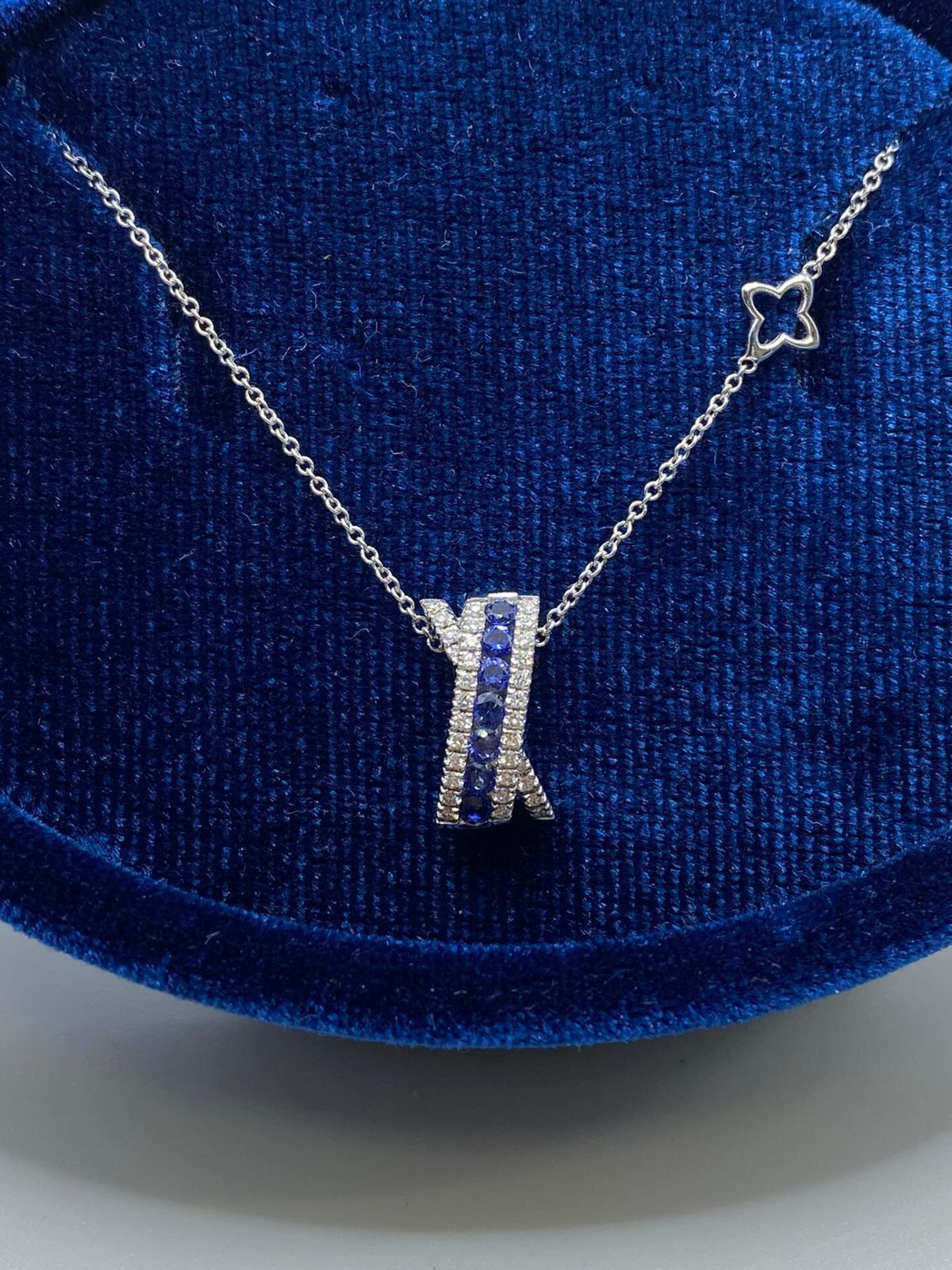 Collana Recarlo Deco’ con Diamanti e Zaffiro Ct 0.34