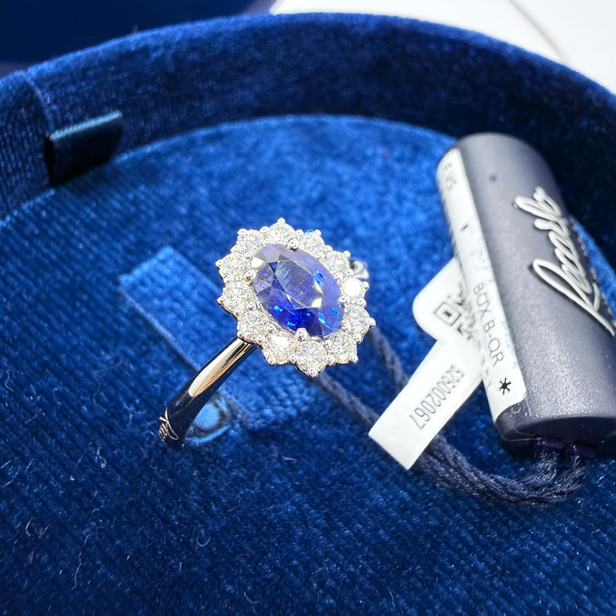 Anello Donna Recarlo con Diamanti e Zaffiro Ct. 0,83