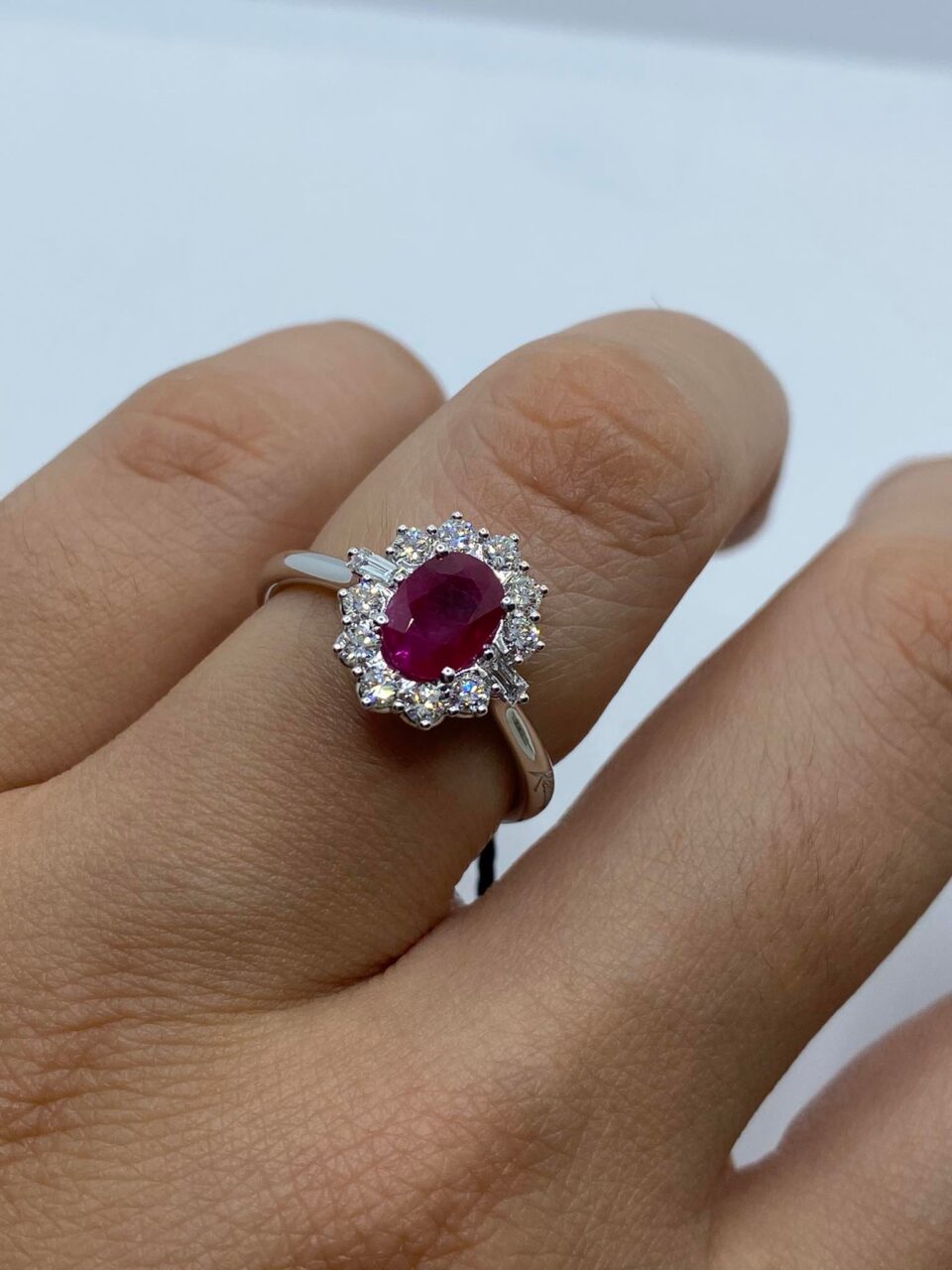Anello Recarlo con Diamanti e Rubino Ct 1,16