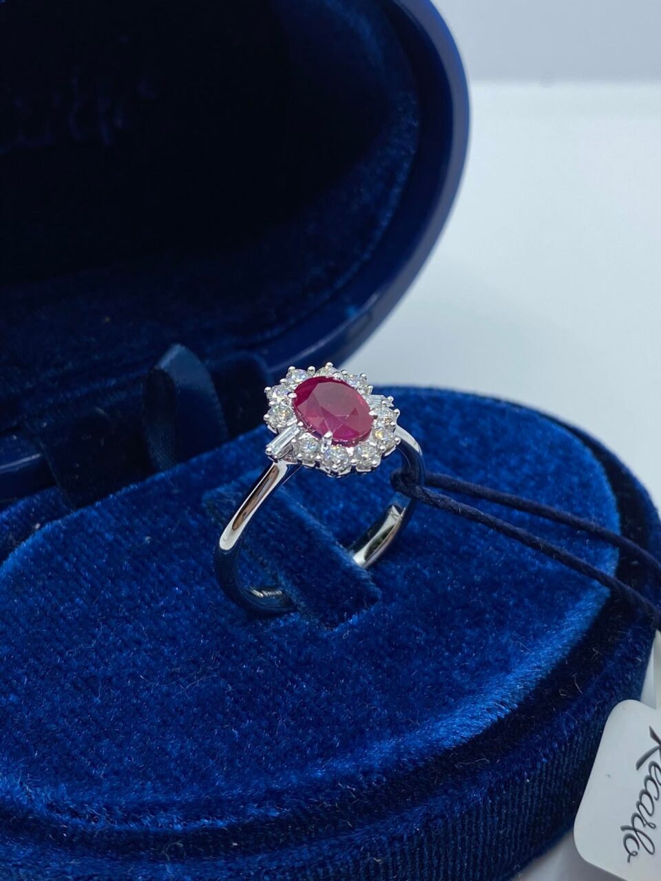 Anello Recarlo con Diamanti e Rubino Ct 1,16