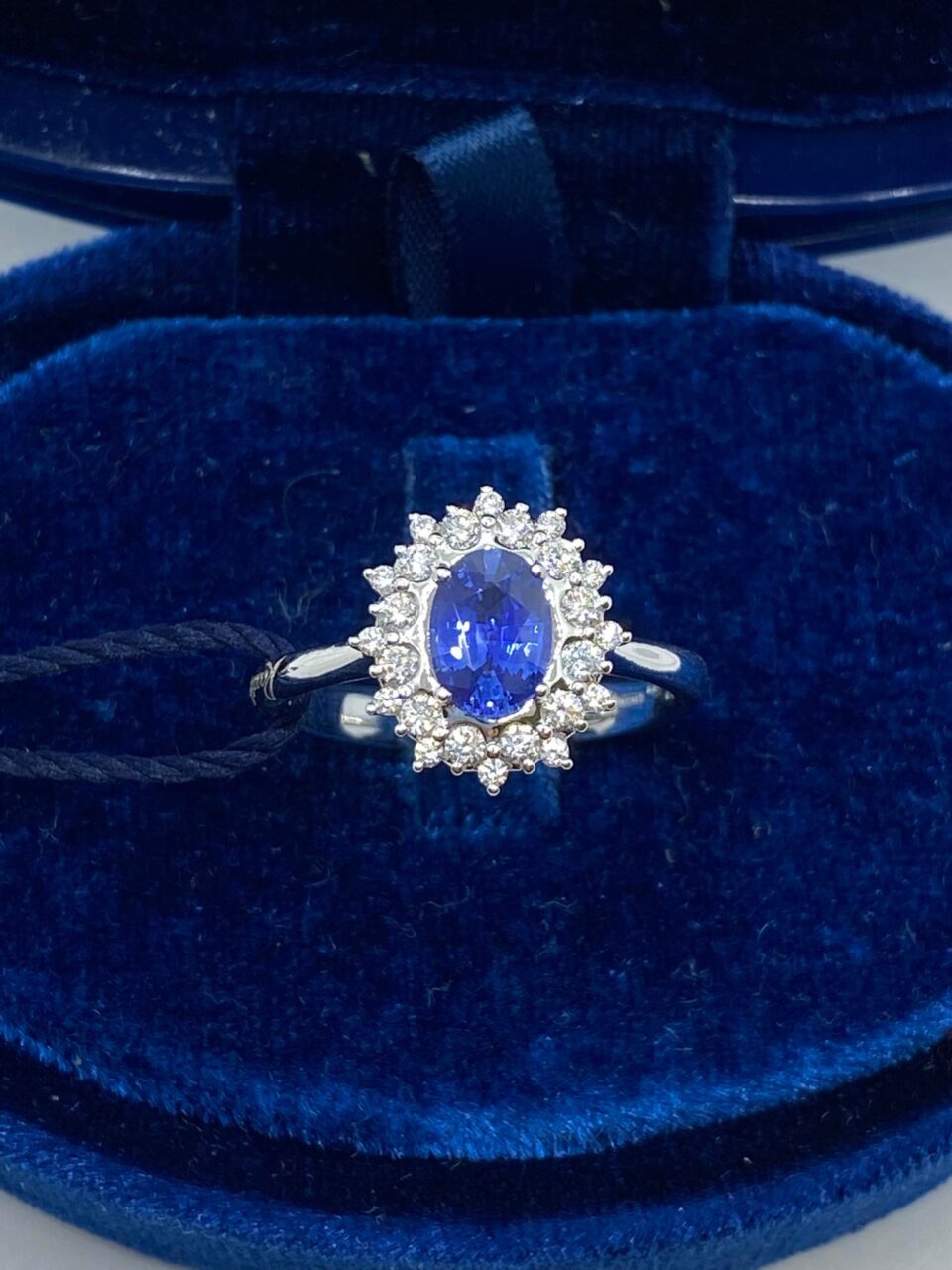 Anello Donna Recarlo con Diamanti e Zaffiro Ct. 0,80