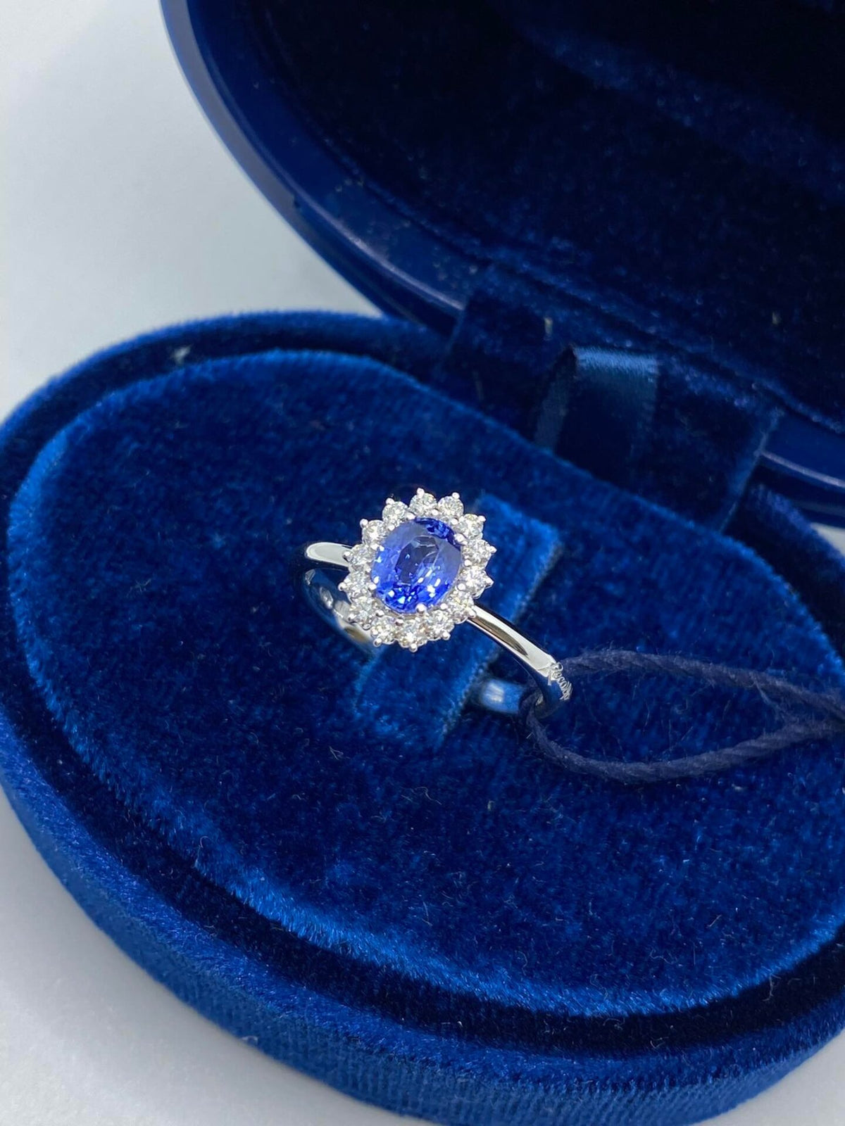 Anello Donna Recarlo Rosetta con Diamanti e Zaffiro Ct. 0,89