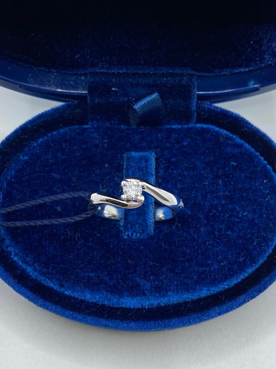Anello Recarlo Solitario Maria Teresa con Diamanti Ct. 0.18
