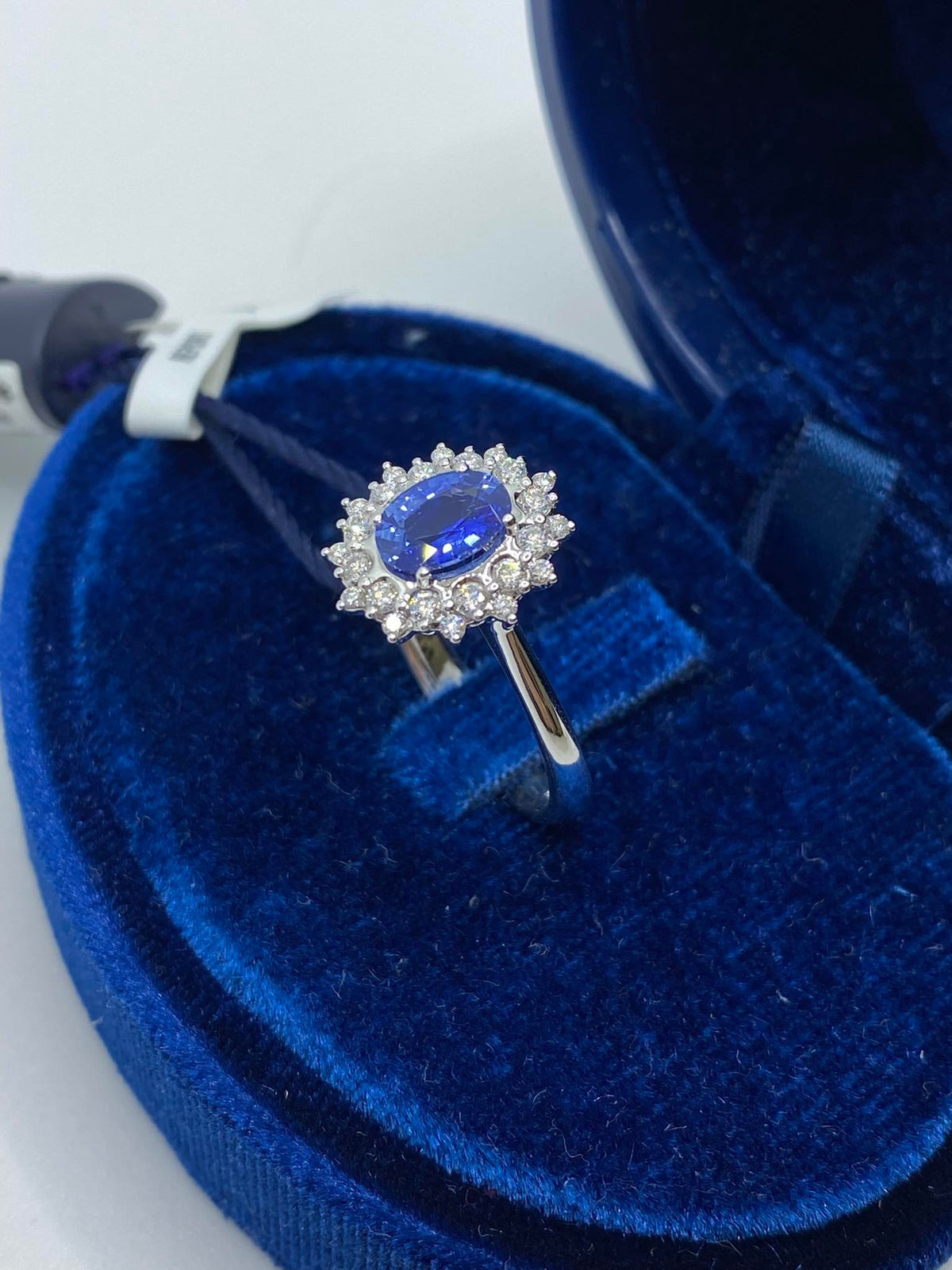 Anello Donna Recarlo con Diamanti e Zaffiro Ct. 0,80