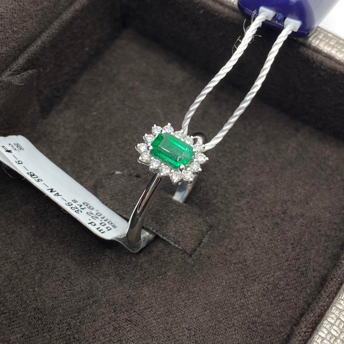 Anello Donna Crivelli con Diamanti e Smeraldo Ct. 0.69