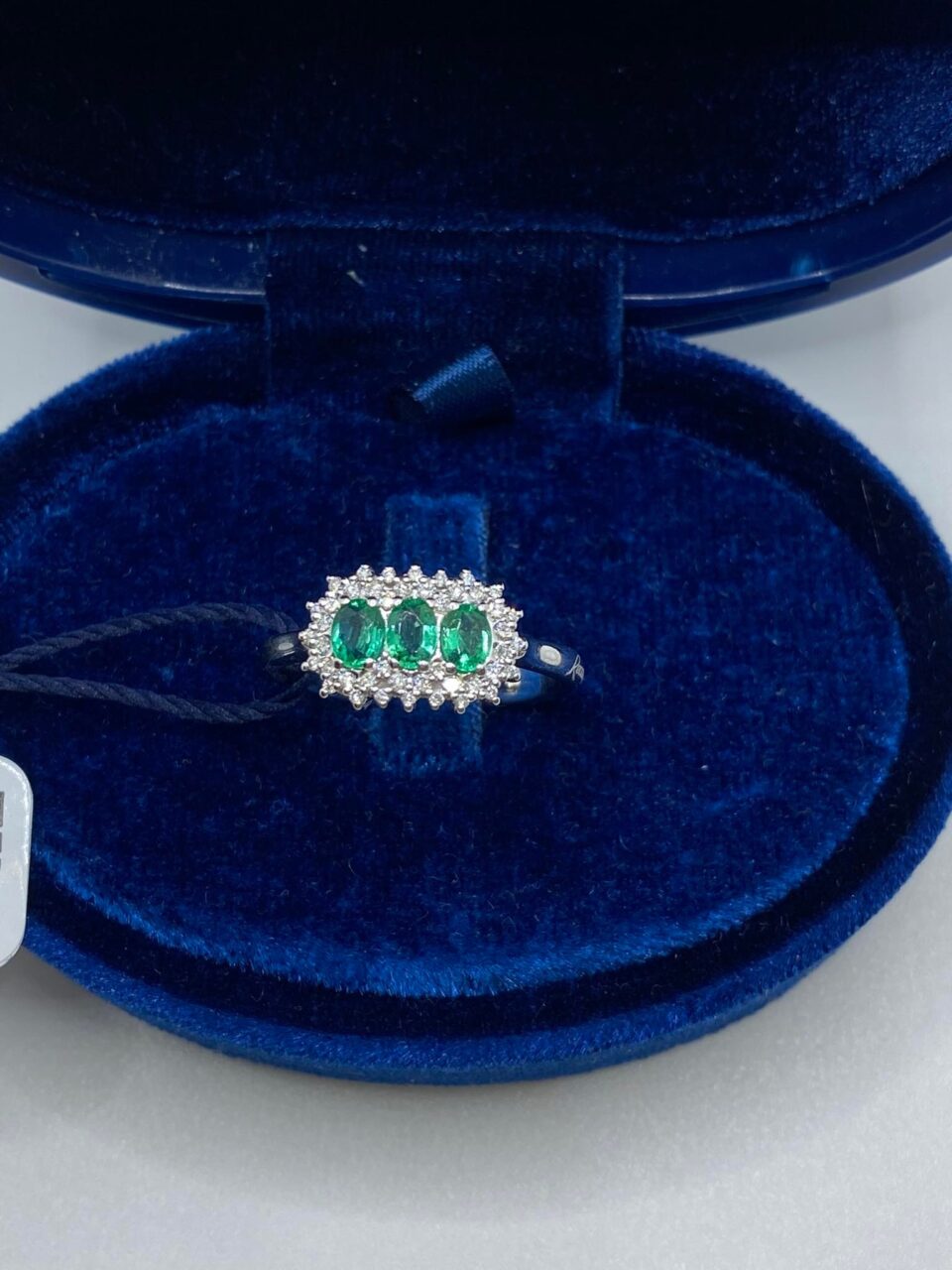 Anello Trilogy Recarlo Camelia con Diamanti e Smeraldo