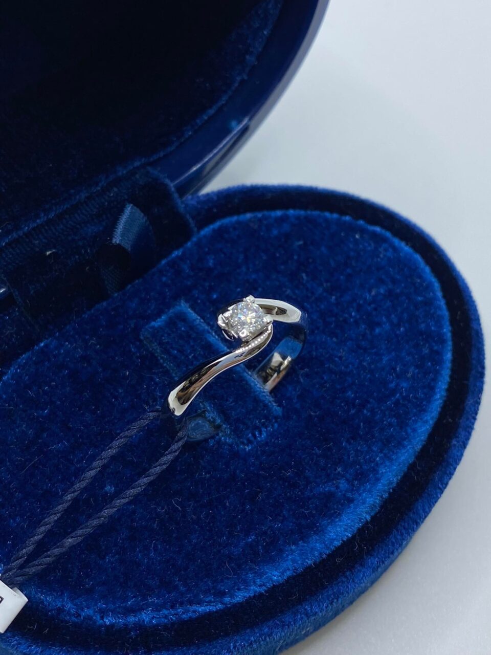 Anello Recarlo Solitario Maria Teresa con Diamanti Ct. 0.18