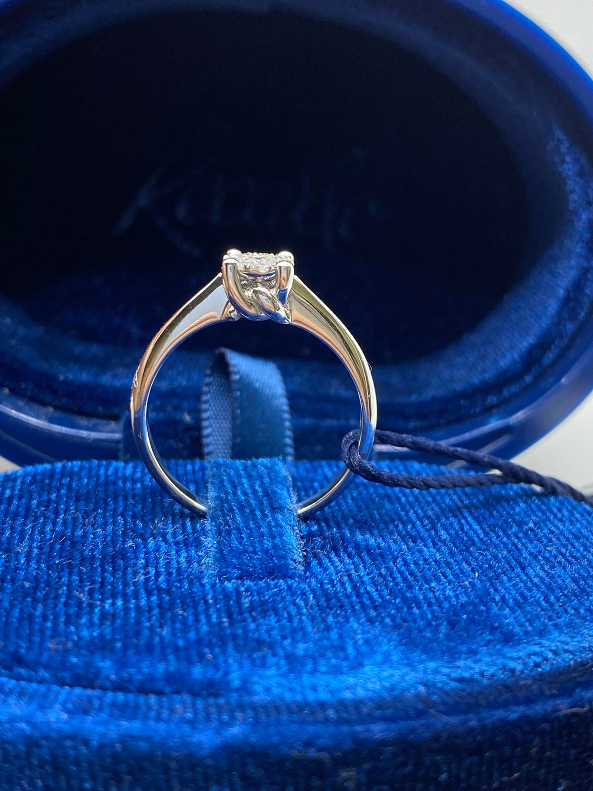 Anello Donna Solitario Recarlo Nodo D'amore con Diamanti Ct. 0.15