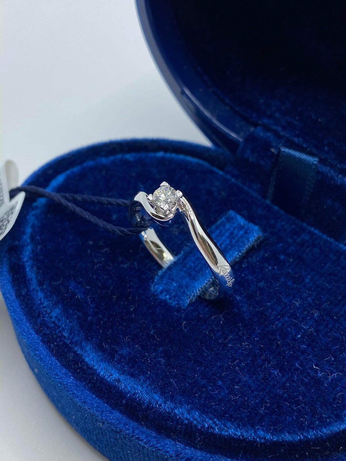 Anello Recarlo Solitario Maria Teresa con Diamanti Ct. 0.13