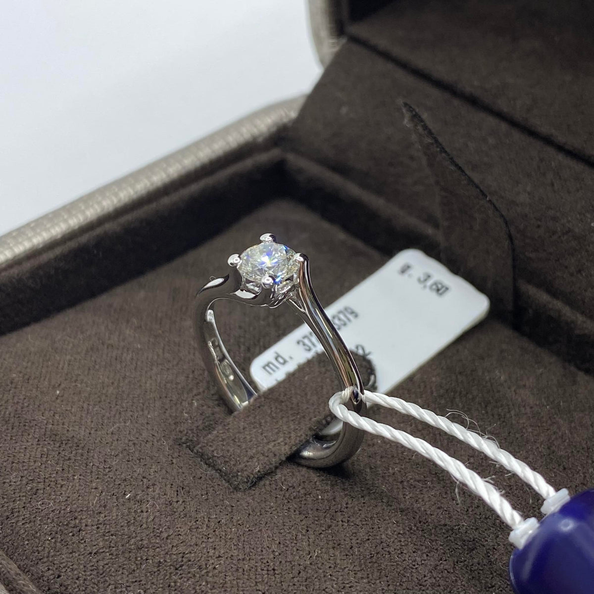Anello Crivelli Solitario in Oro 18KT e Diamante IGI Ct 0.56
