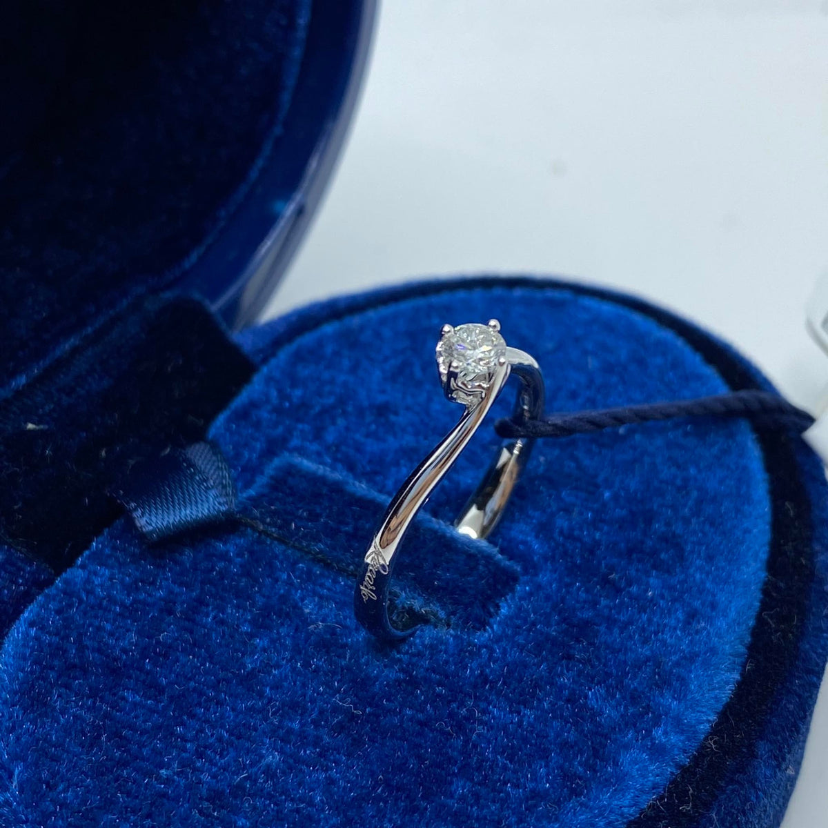 Anello Solitario Recarlo Anniversary CT 0.18 – R01SO195