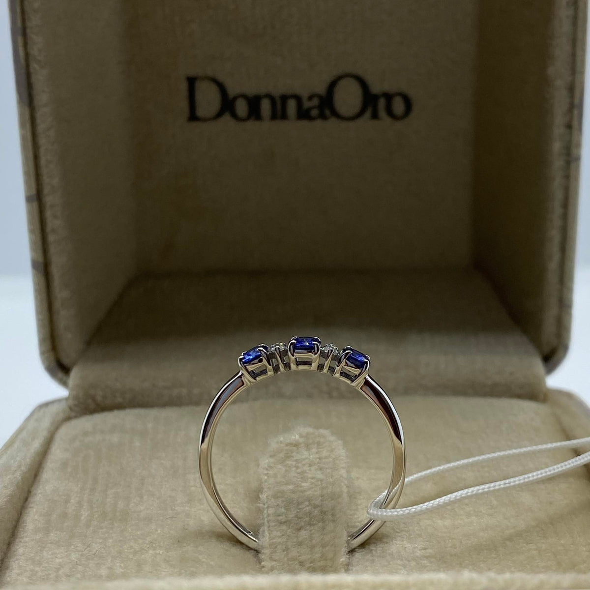 Anello Trilogy Donna Oro 18KT con Zaffiri Ct. 0.60 e Diamanti
