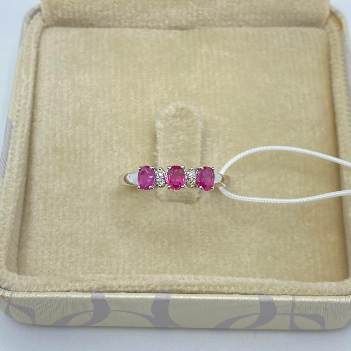 Anello Trilogy Donna Oro 18KT con Rubini Ct. 0.60 e Diamanti