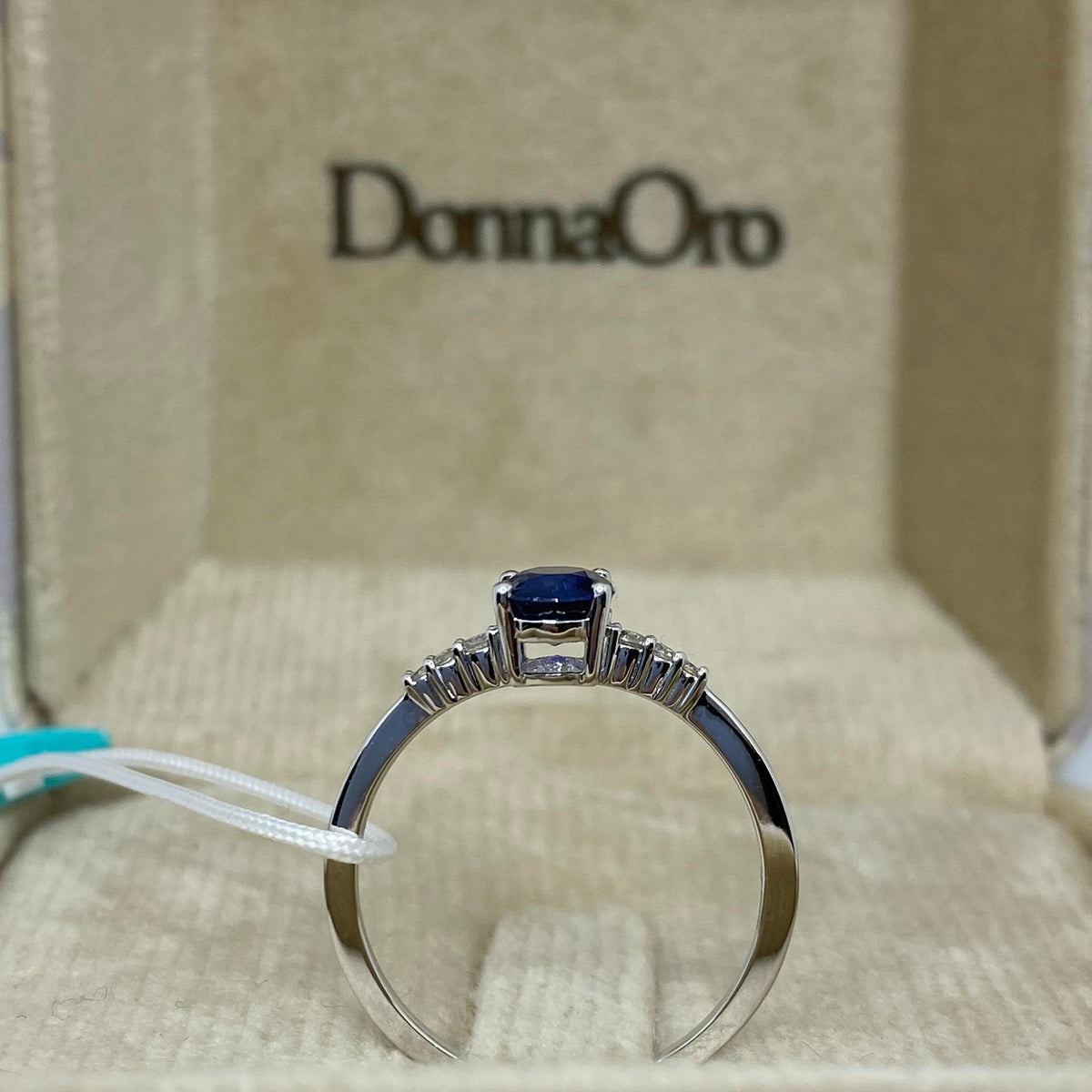 Anello Donna Oro 18KT con Diamanti e Zaffiro Ct. 0,90