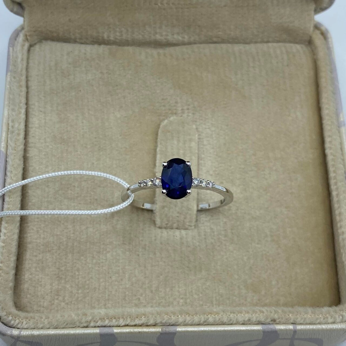 Anello Donna Oro 18KT con Diamanti e Zaffiro Ct. 0,90