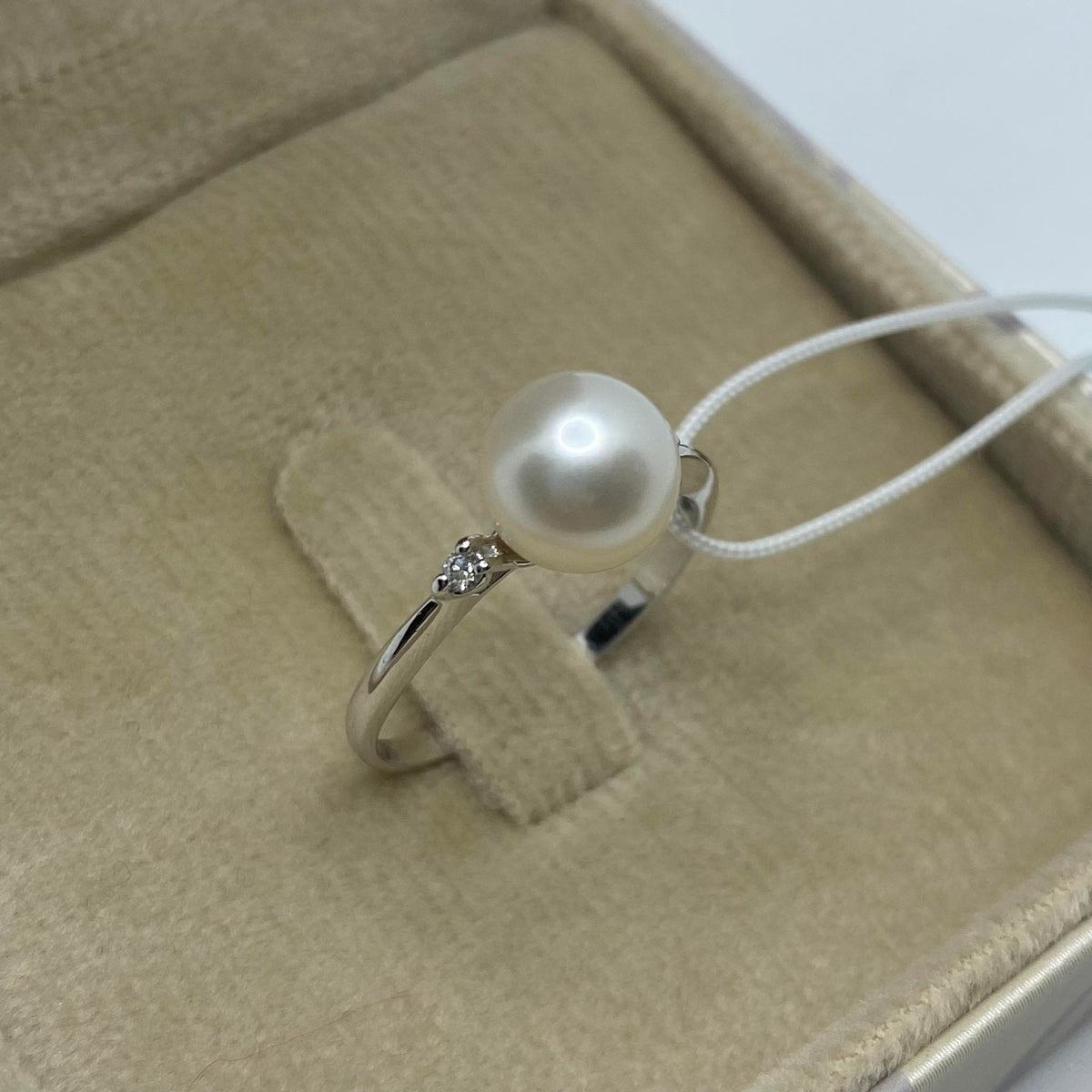 Anello Donna Oro 18KT con Diamanti e Perla mm. 8-8,5