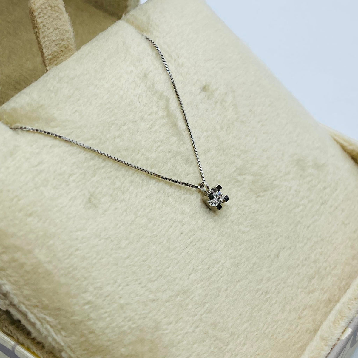 Collana Punto Luce Donna Oro 18KT con Diamante Ct 0.04